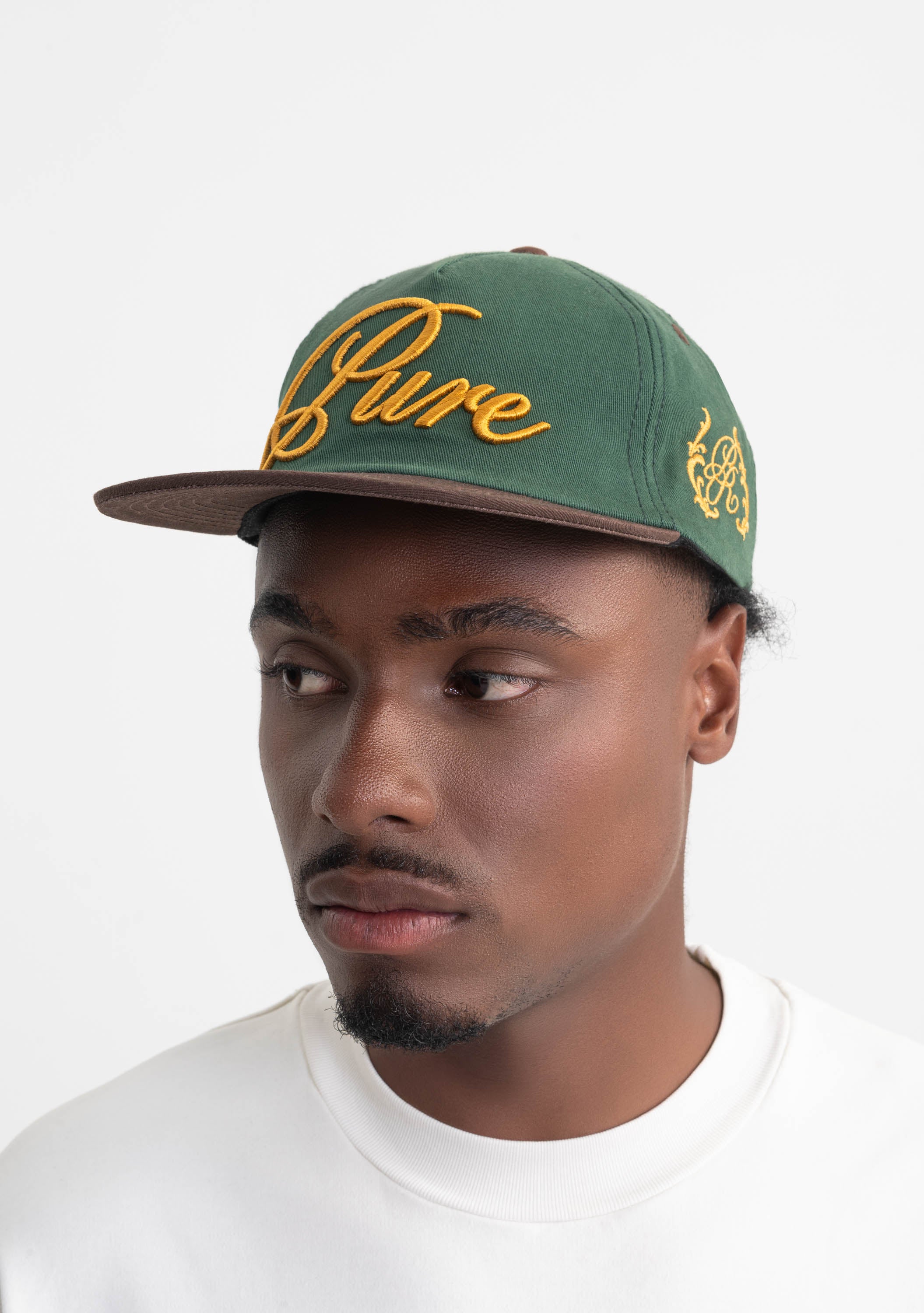 Highland green-brown cap