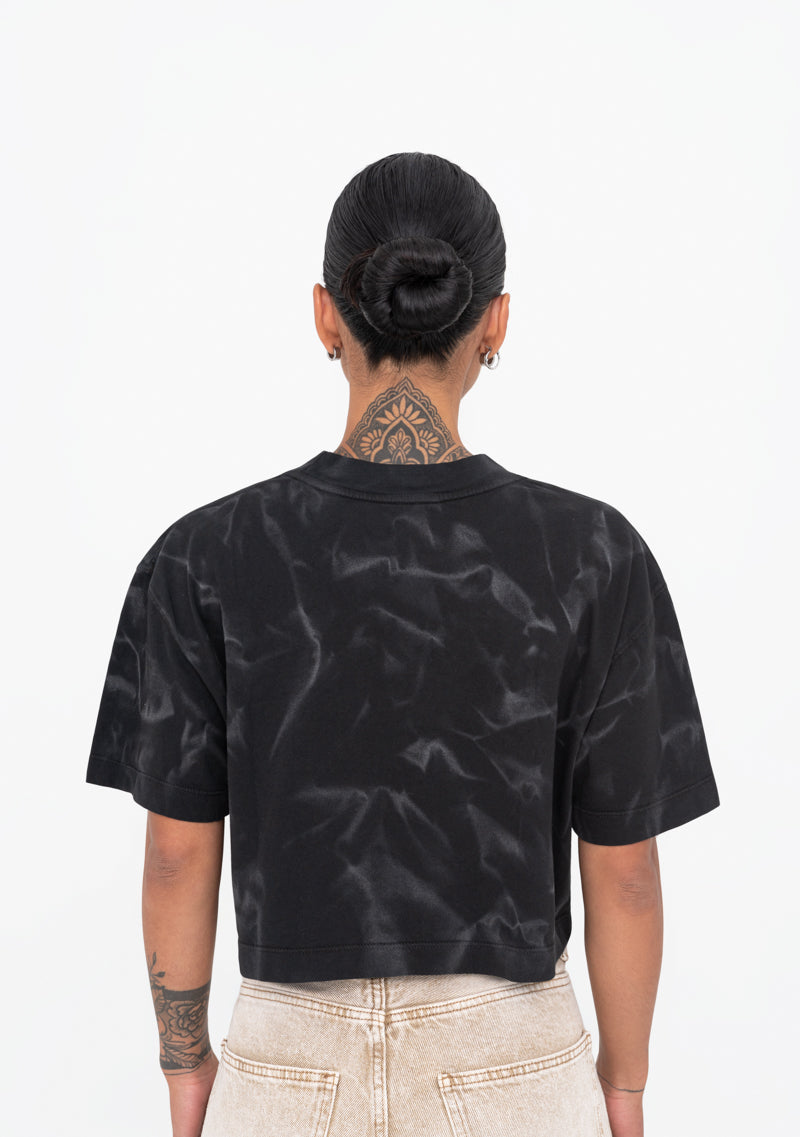 Áurea black washed crop top