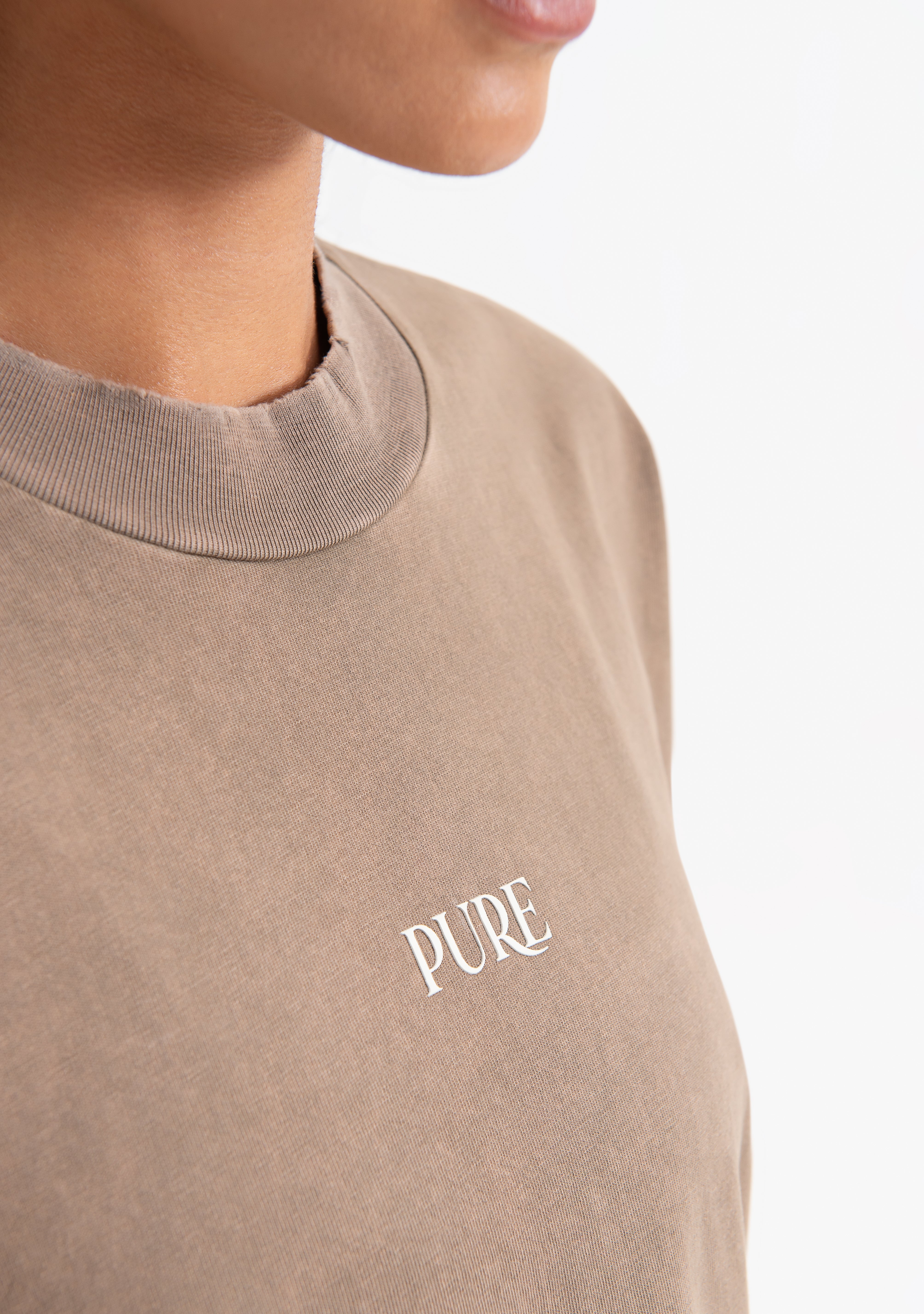 knockout brown gloves T-shirt