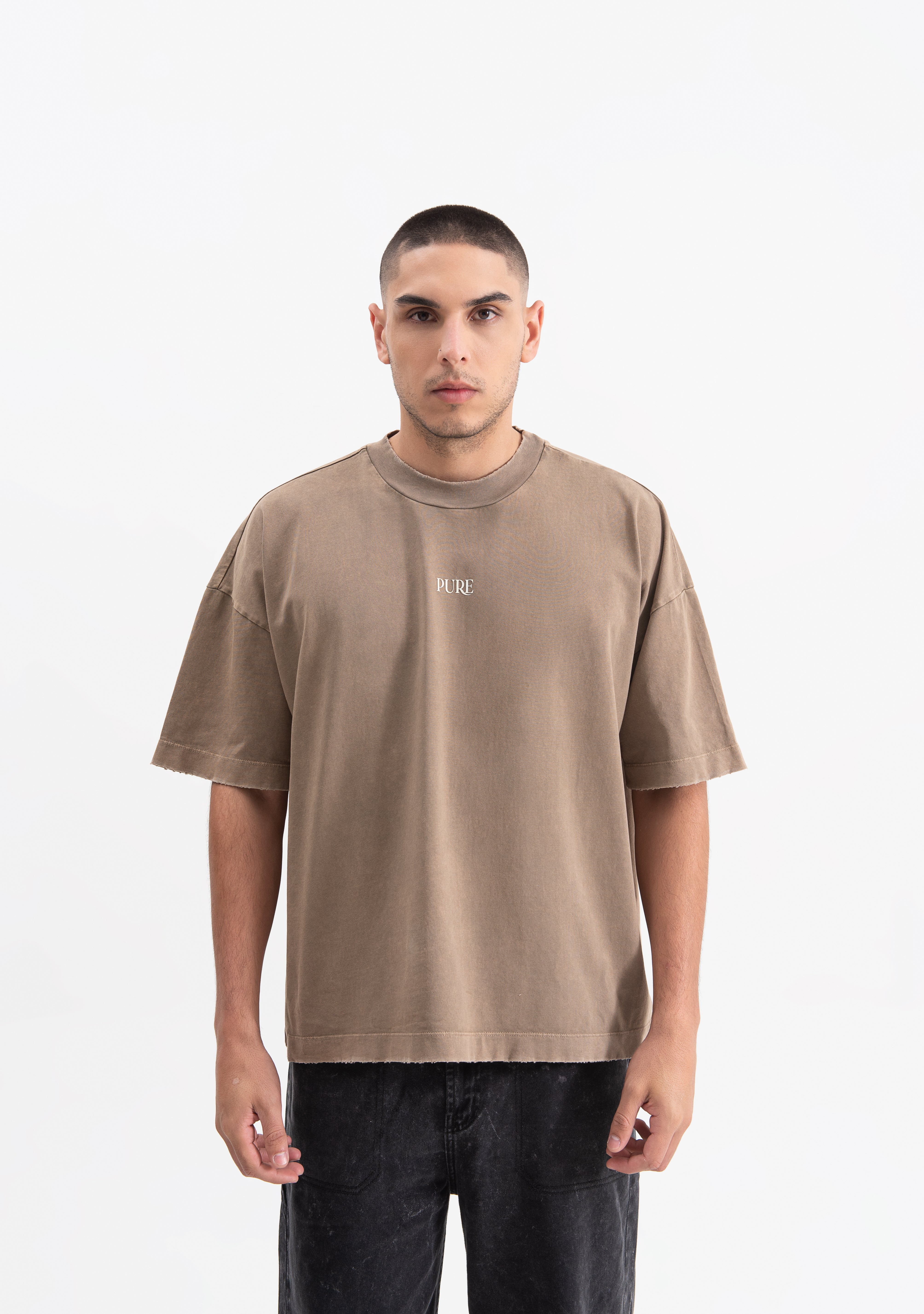 knockout brown gloves T-shirt