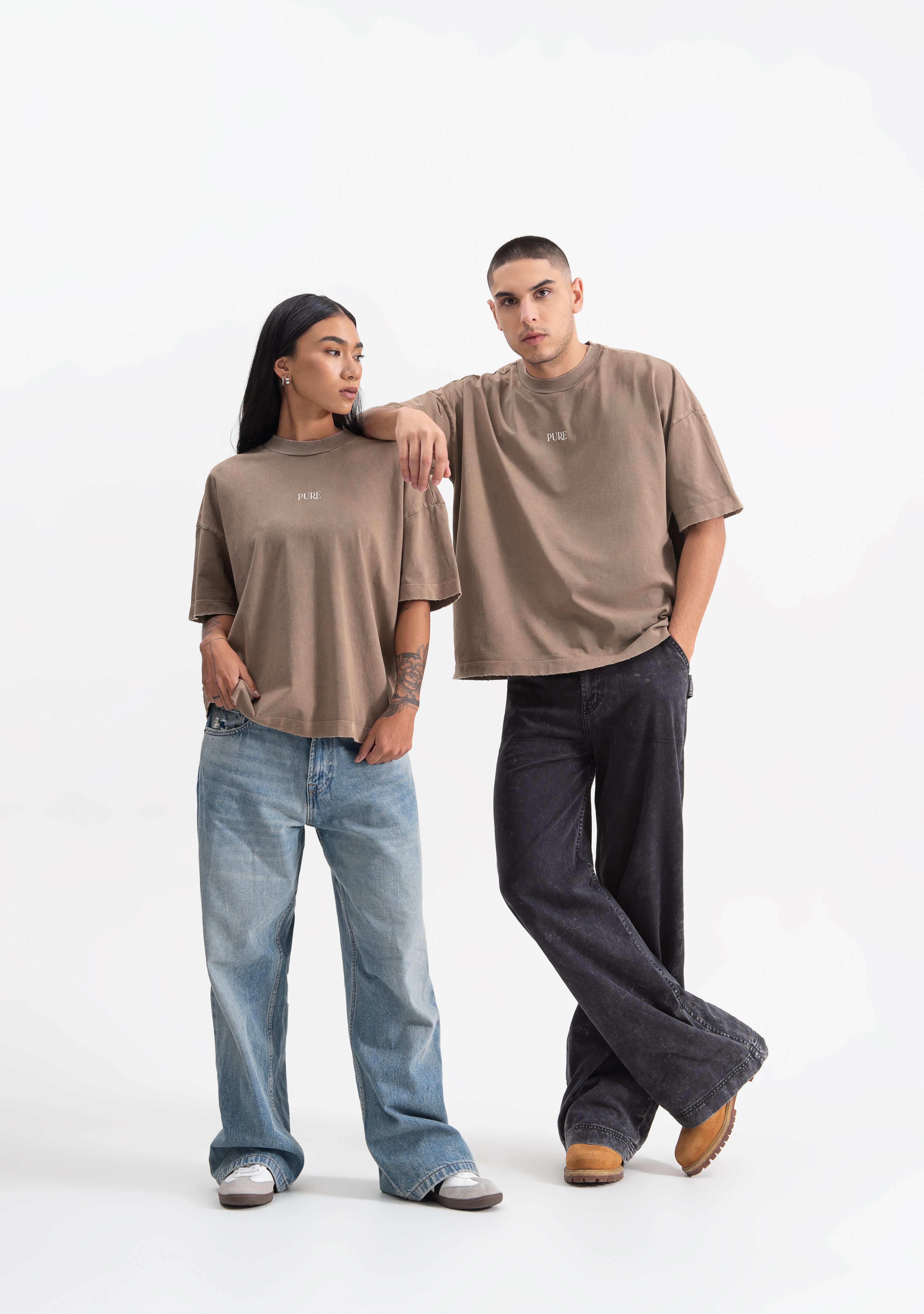 knockout brown gloves T-shirt