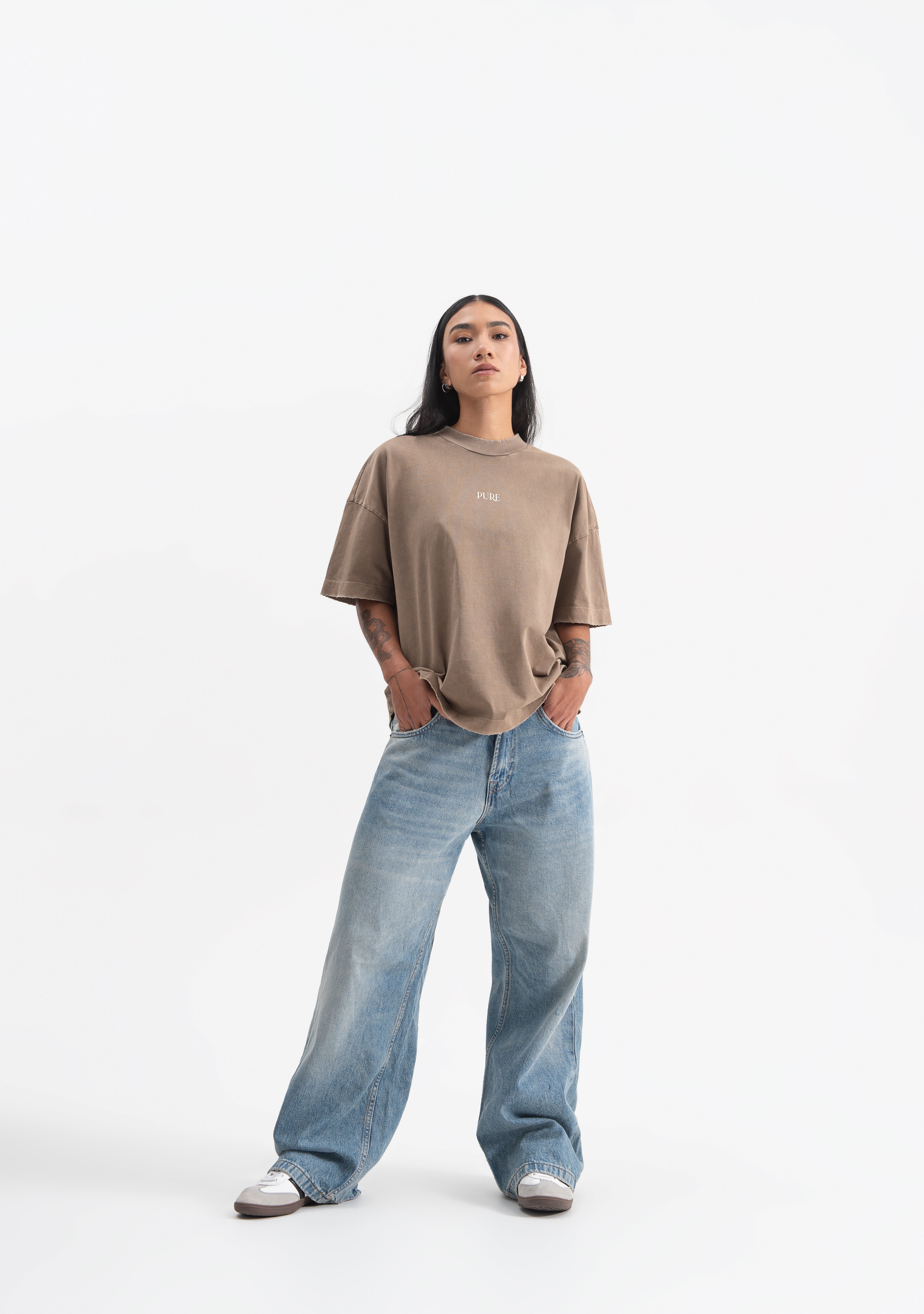 knockout brown gloves T-shirt