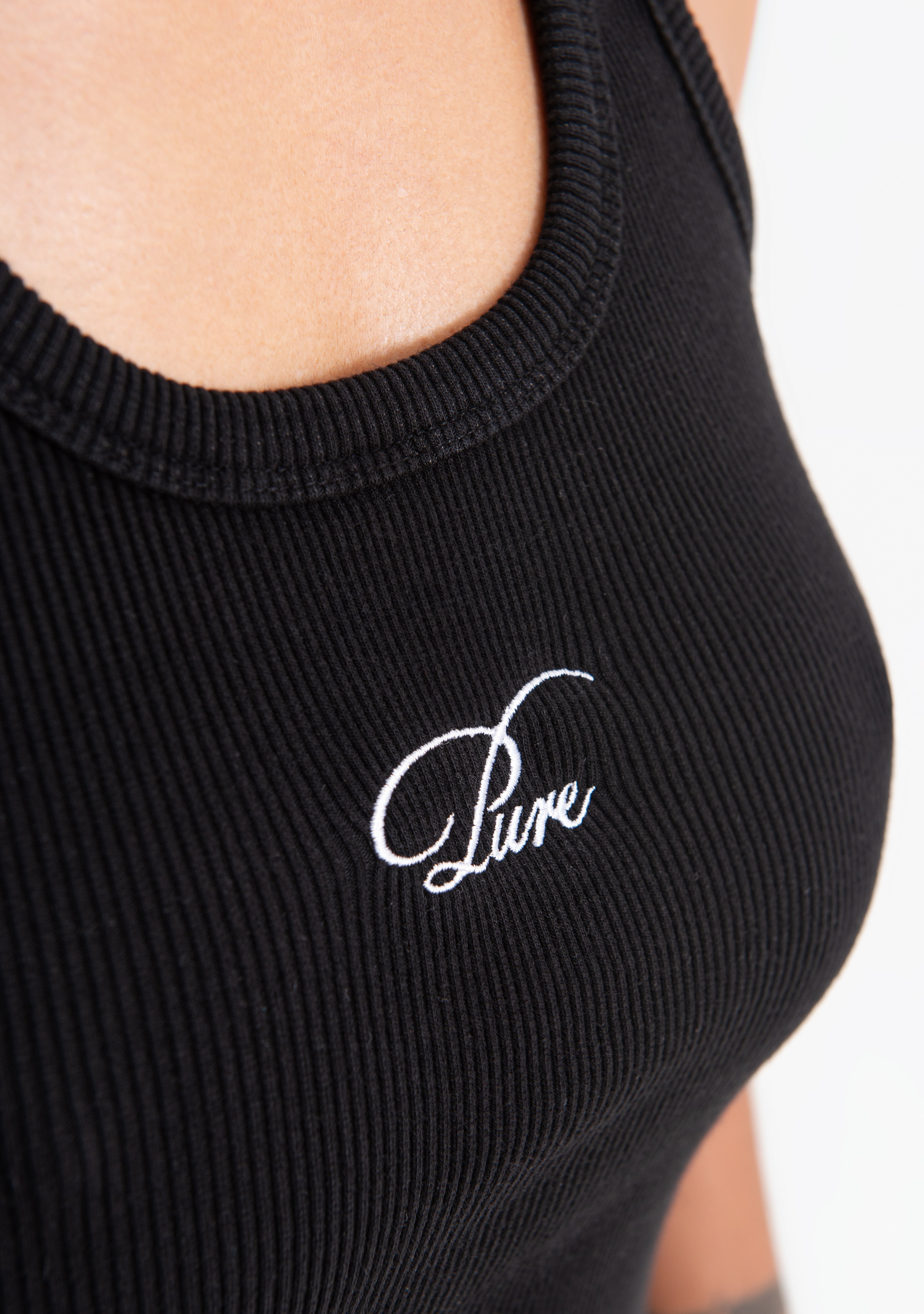 Knockout woman tank top